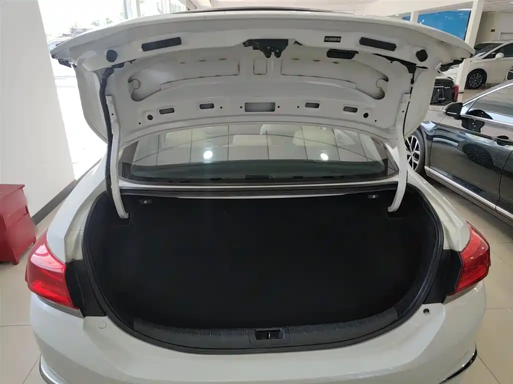 Honda Spirior 2016 — фото 21