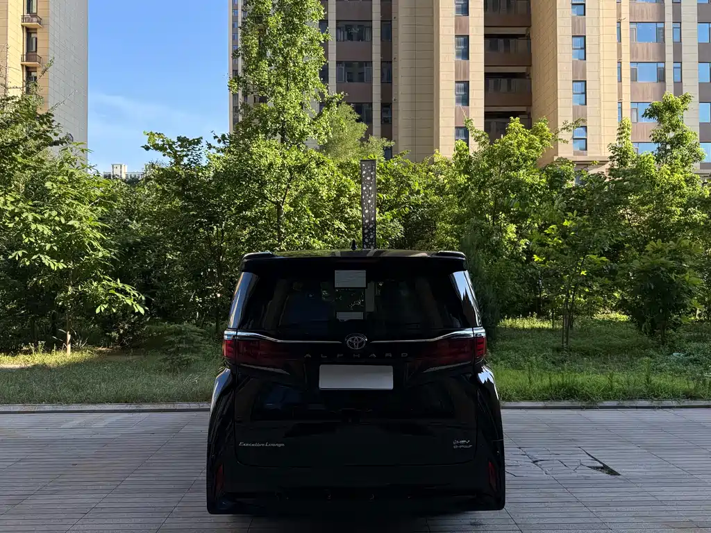 Toyota Alphard 2025