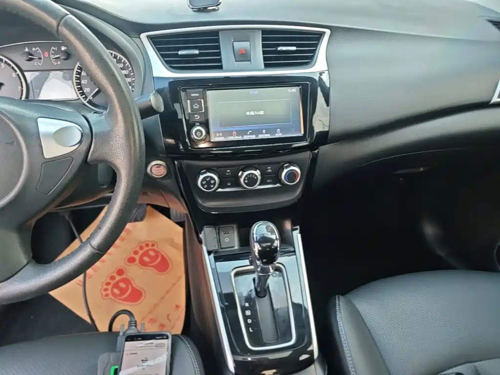Nissan Sylphy 2018 — фото 13