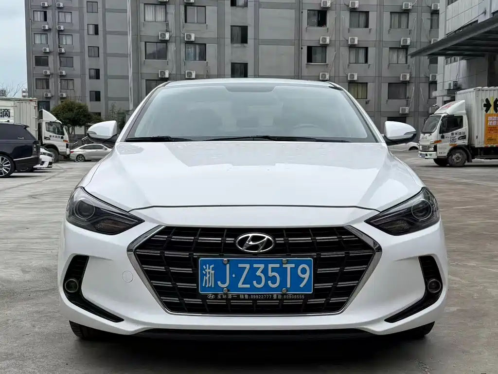 Hyundai Elantra 2020 — фото 2