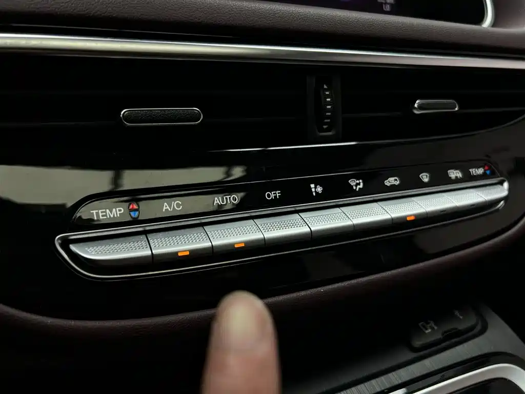 GAC Trumpchi M6 2022 — фото 17