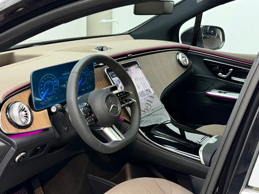 Mercedes-Benz EQE SUV 2025 — фото 10