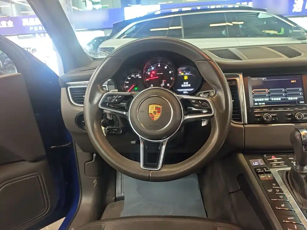 Porsche Macan 2015 — фото 11