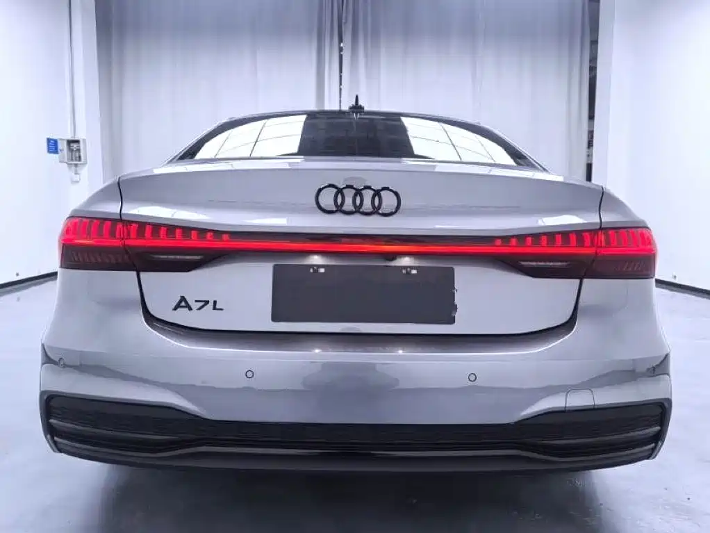 Audi A7L 2022 — фото 9