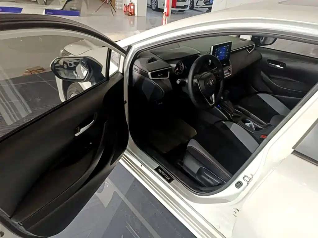Toyota Corolla 2021 — фото 16