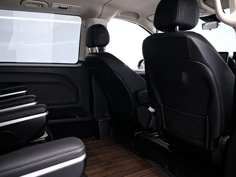 Mercedes-Benz Vito 2022 — фото 12