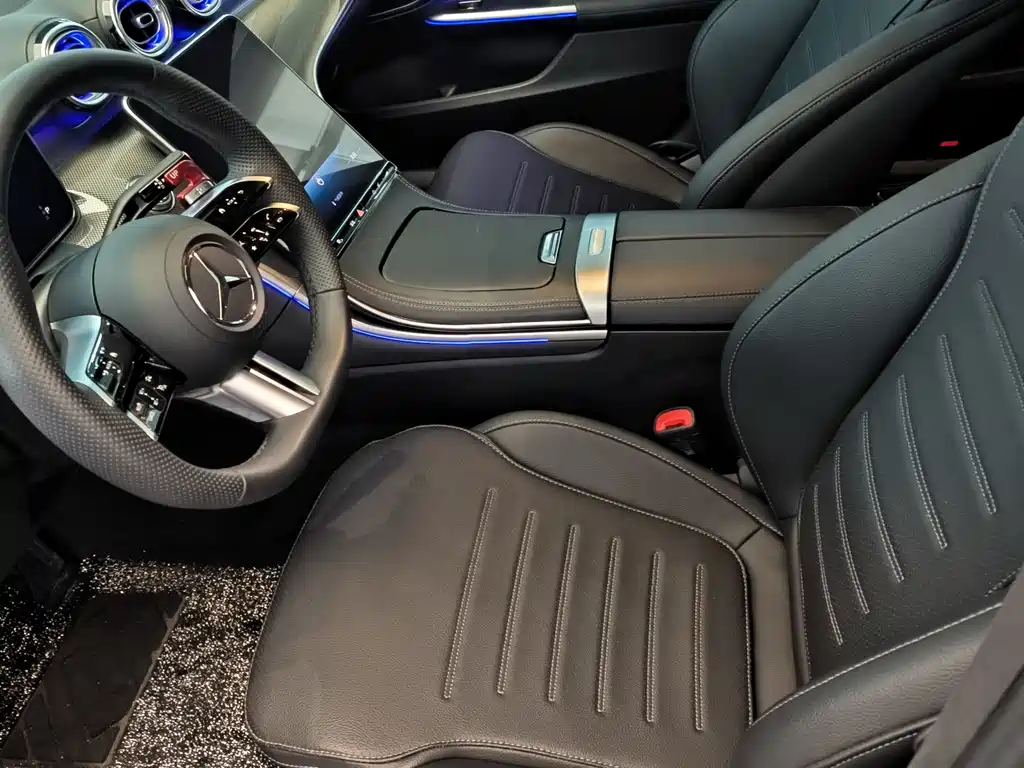 Mercedes-Benz C-Class 2023 — фото 10