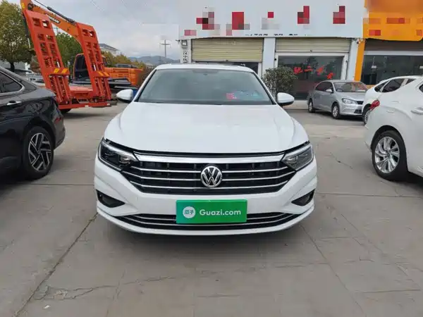 Volkswagen Sagitar 2019
