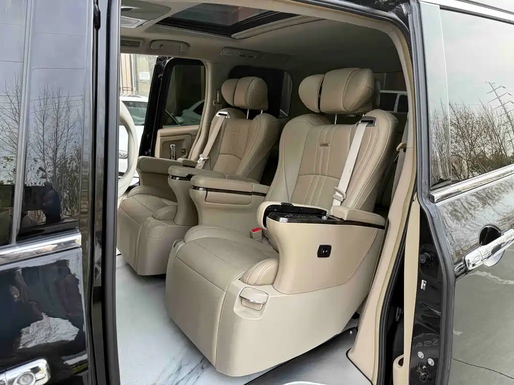 Nissan Quest 2015 — фото 17