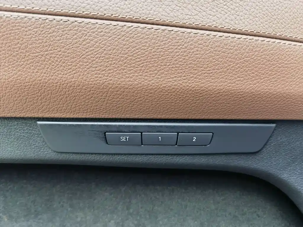BMW 5 Series GT 2017 — фото 15