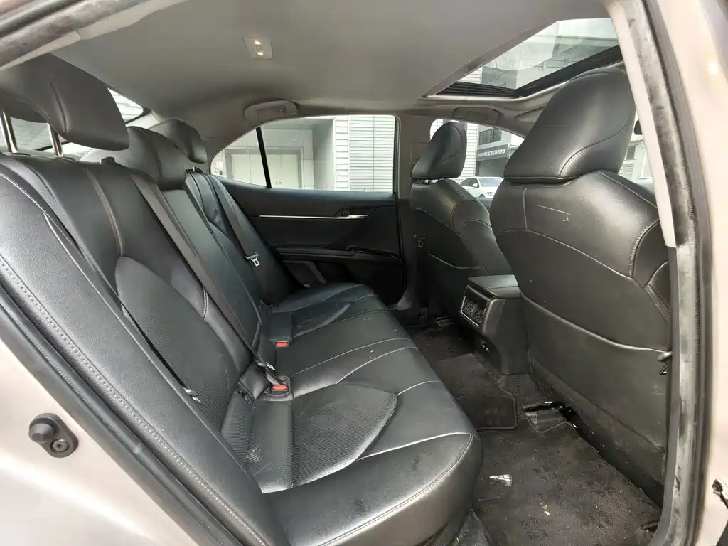 Toyota Camry 2021 — фото 15