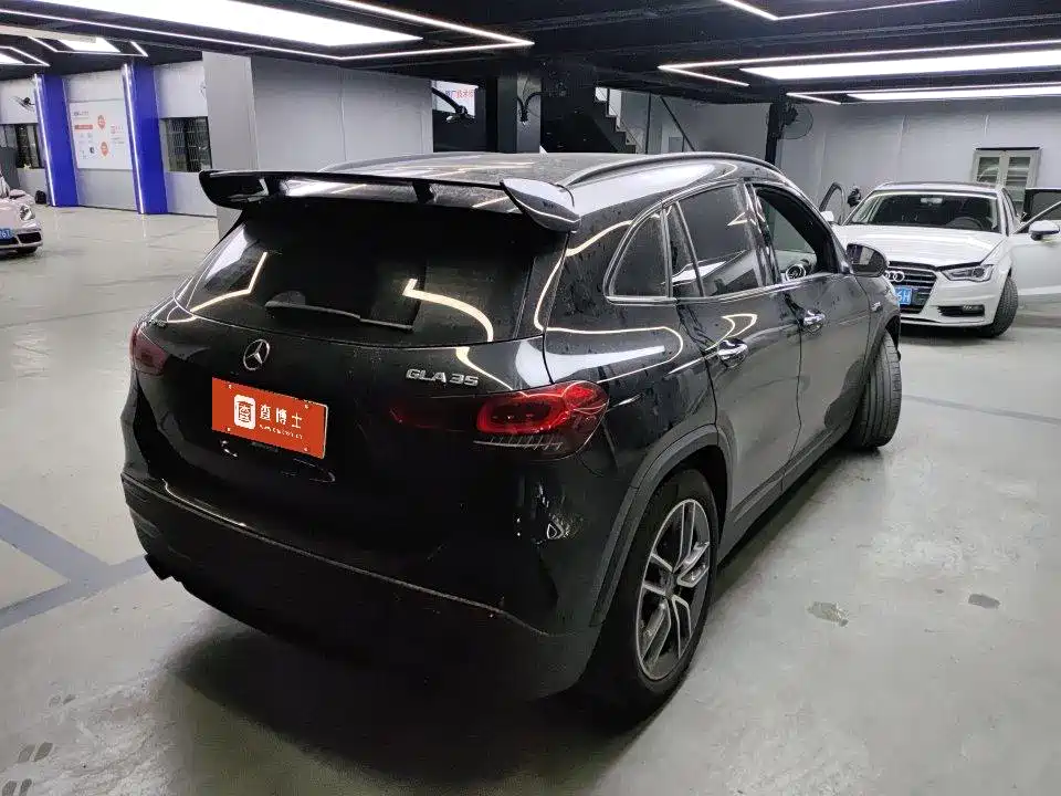 Mercedes-Benz GLA AMG 2023 — фото 2