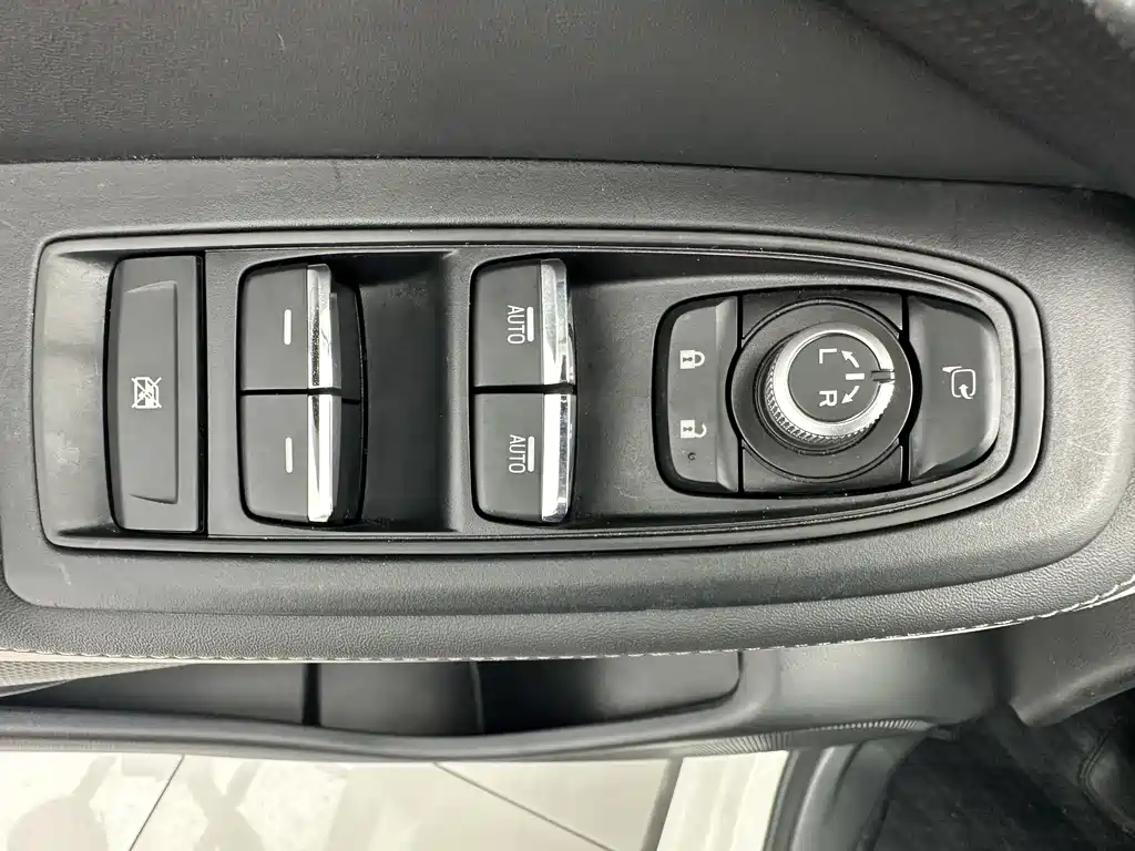 Subaru Forester 2024 — фото 12