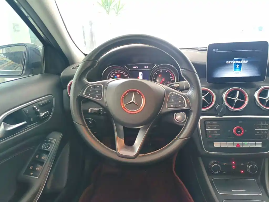 Mercedes-Benz GLA 2018 — фото 11