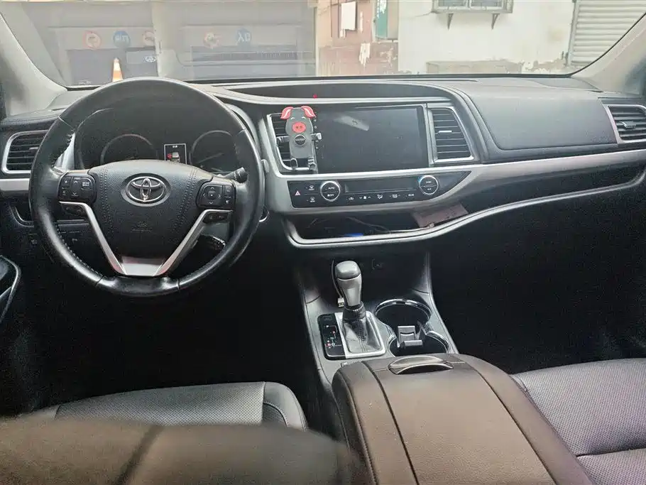 Toyota Highlander 2020 — фото 12