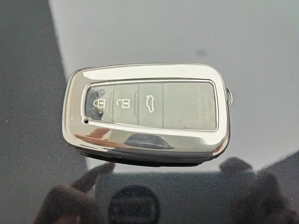 Toyota Camry 2022 — фото 19