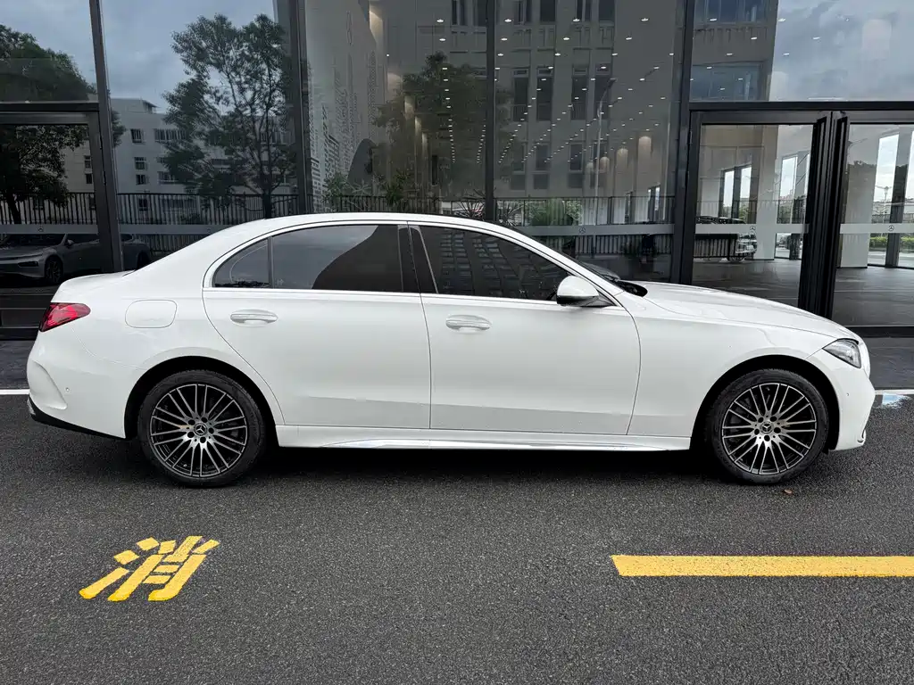 Mercedes-Benz C-Class 2026