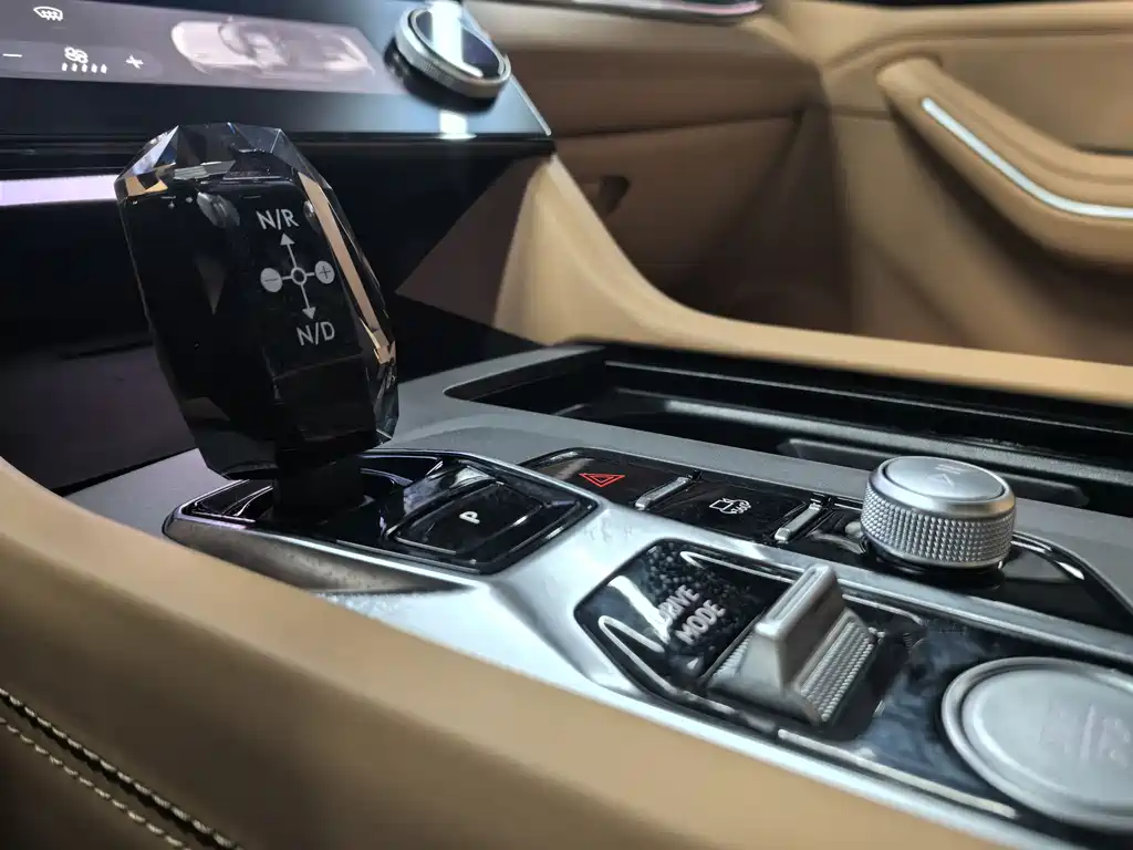 Lynk & Co 09 2024 — фото 8