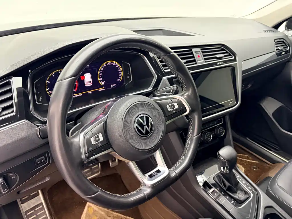 Volkswagen Tiguan L 2021 — фото 19