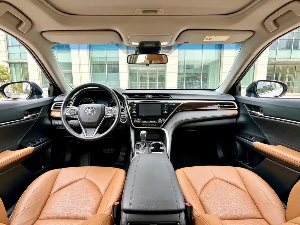 Toyota Camry 2022 — фото 8