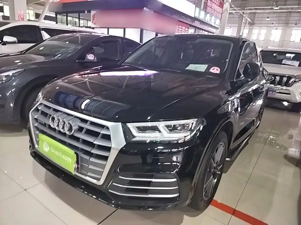 Audi Q5L 2019 — фото 1