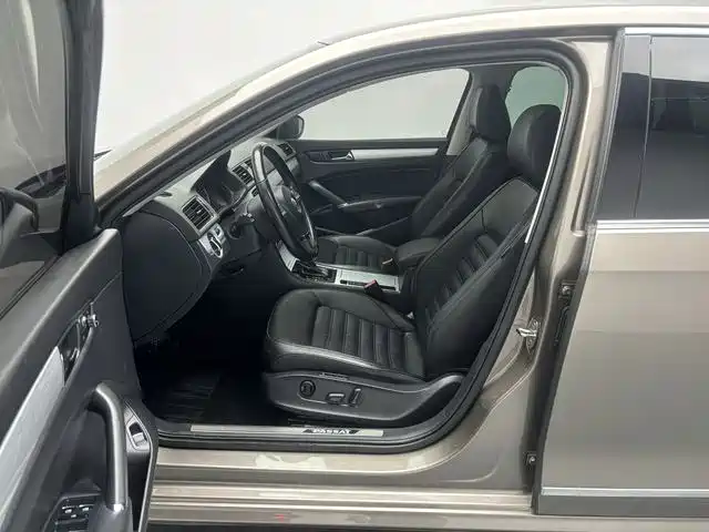 Volkswagen Passat 2015 — фото 12