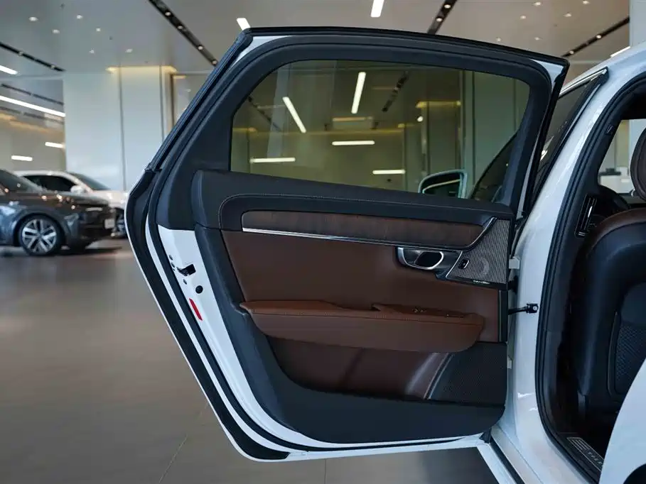 Volvo S90 2023 — фото 16