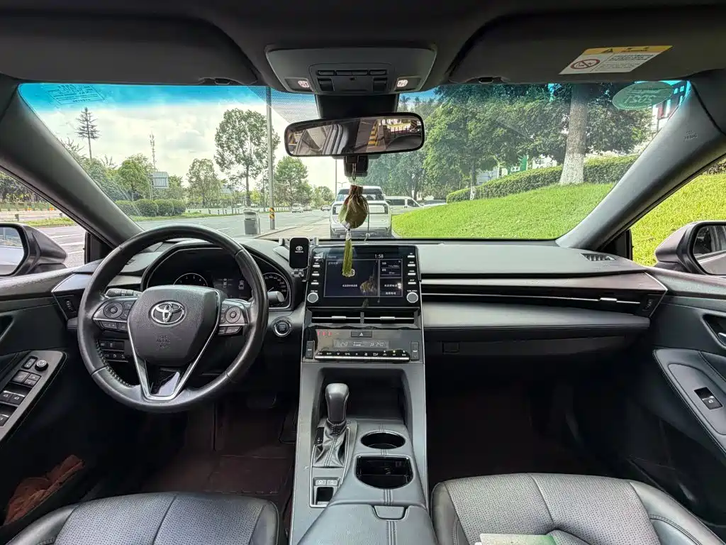 Toyota Avalon 2020 — фото 13