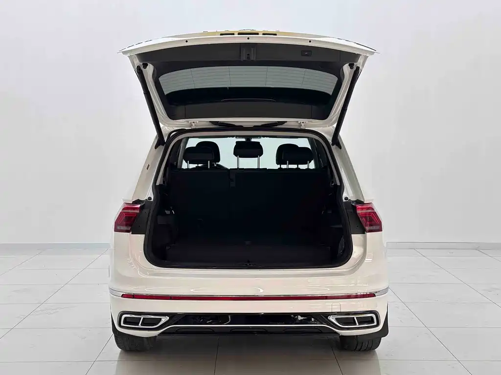 Volkswagen Tiguan L 2021 — фото 8