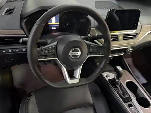 Nissan Teana 2022