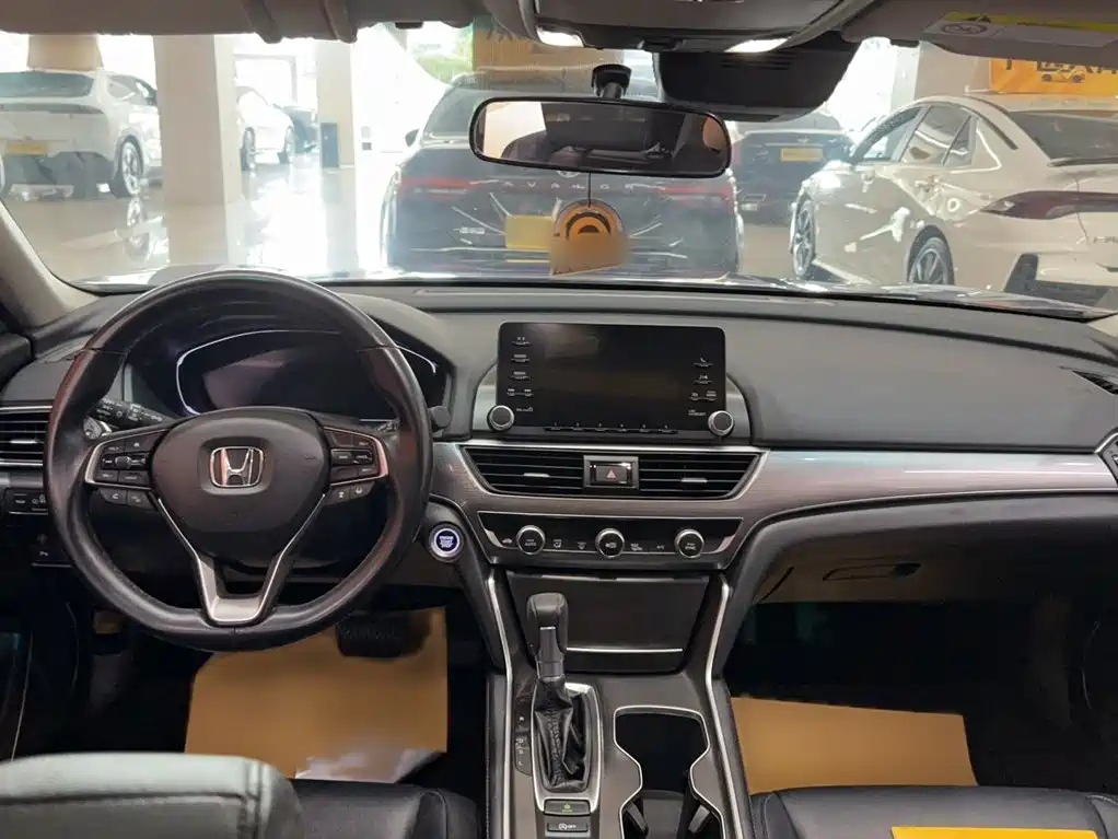 Honda Accord 2018 — фото 12