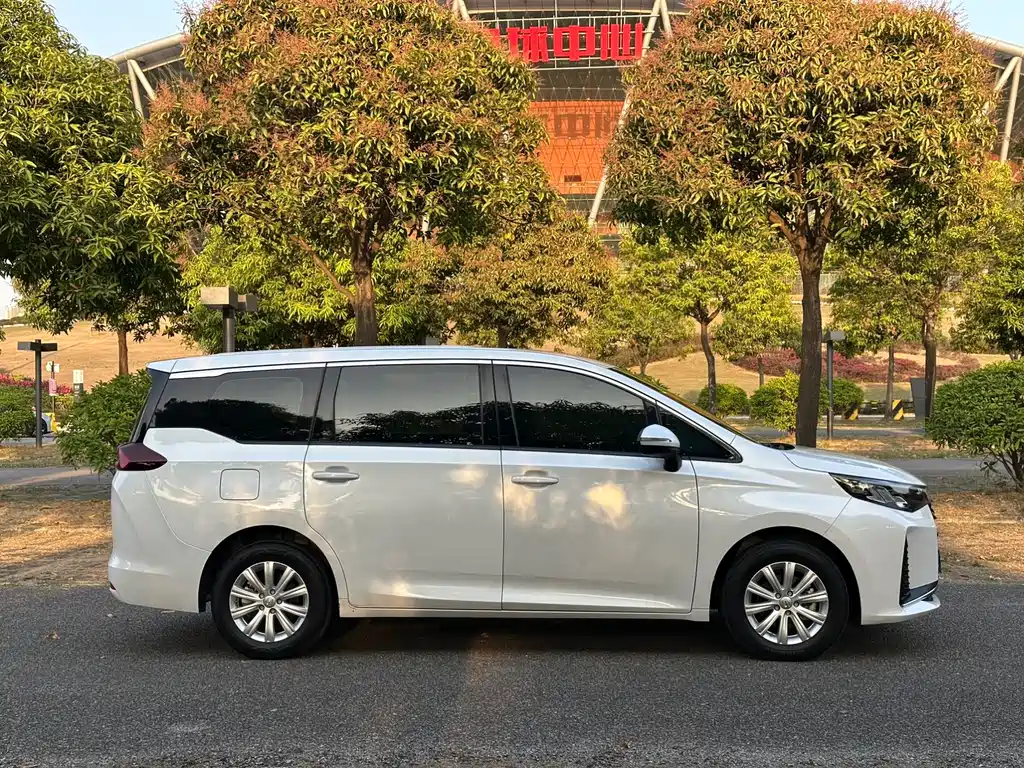 GAC Motor Trumpchi M6 2023 — фото 10