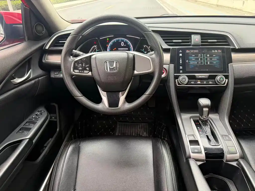 Honda Civic 2019 — фото 10