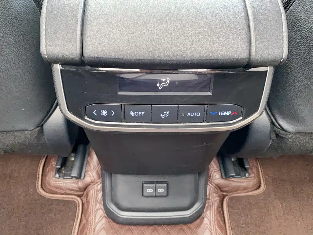 Toyota Highlander 2022 — фото 18