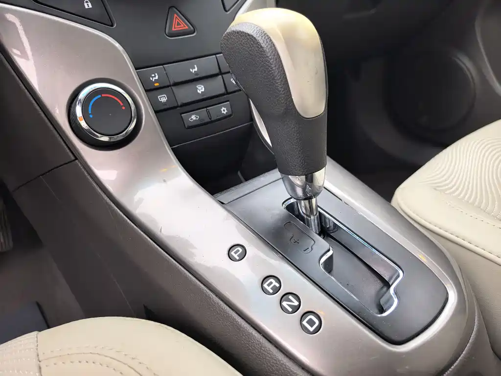 Chevrolet Cruze 2016 — фото 13