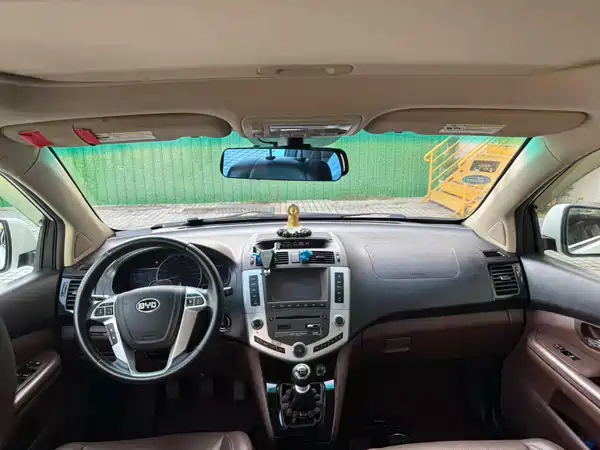 BYD S6 2015
