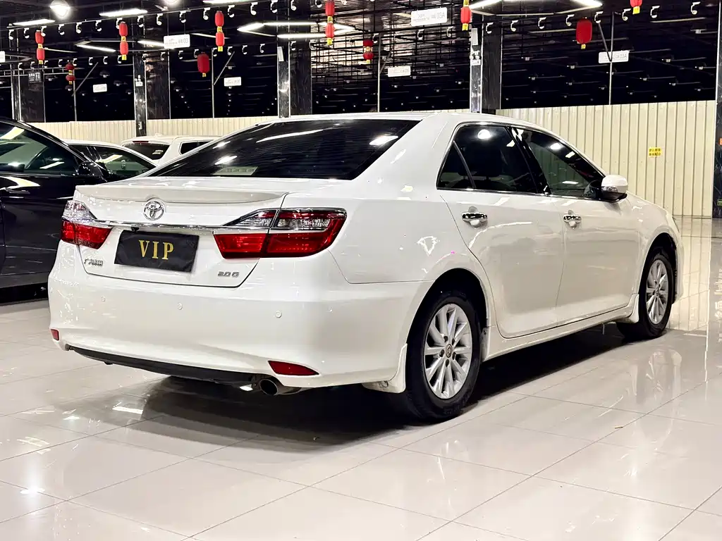 Toyota Camry 2015 — фото 11