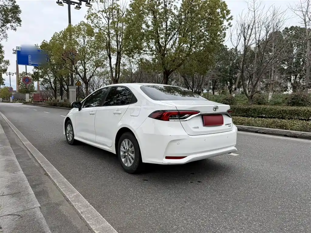 Toyota Corolla 2020 — фото 20