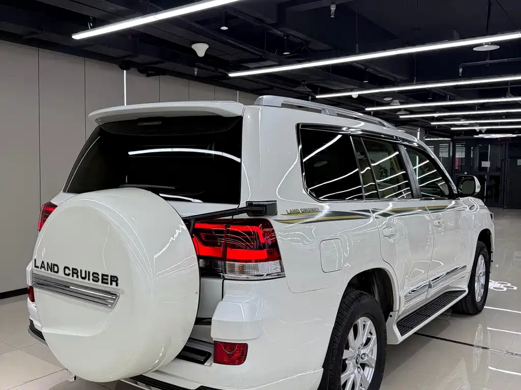 Toyota Land Cruiser 2015 — фото 5