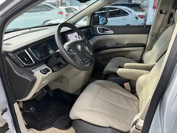 Buick GL8 2013