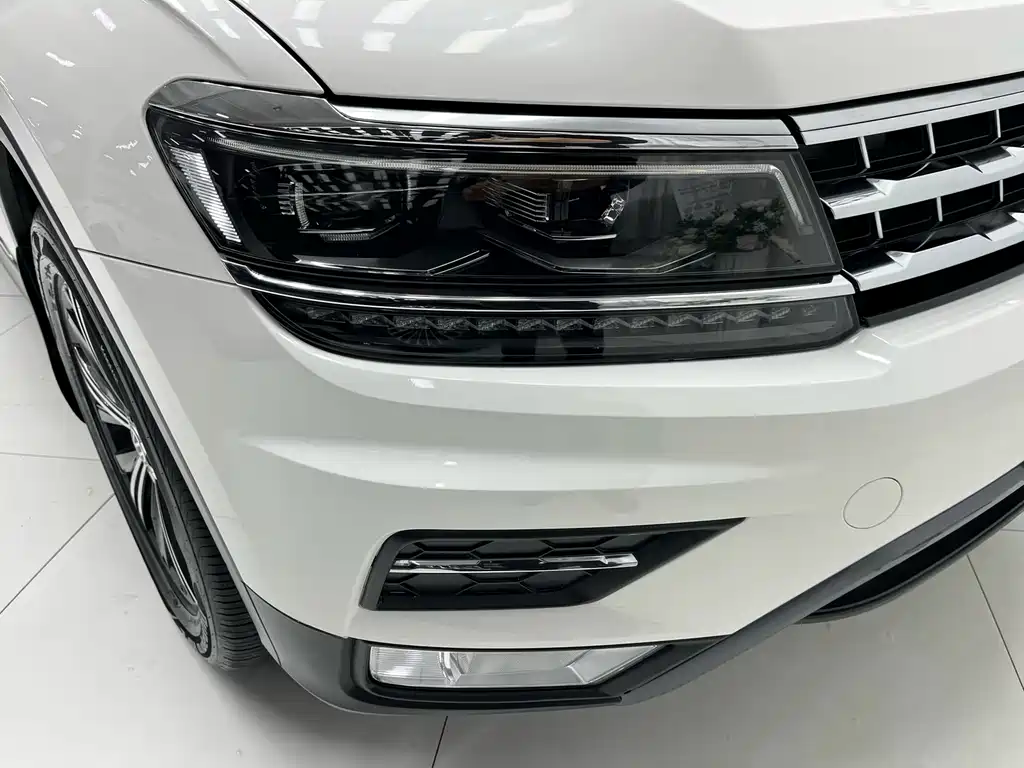 Volkswagen Tiguan L 2018 — фото 10
