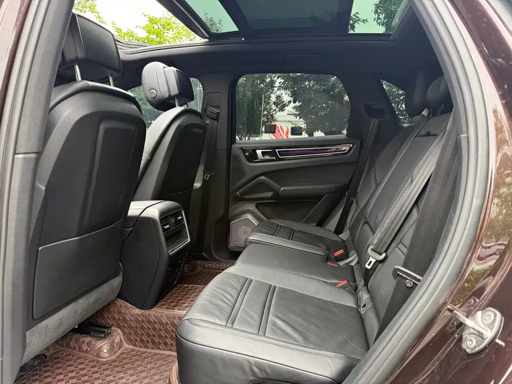 Porsche Cayenne 2018 — фото 10