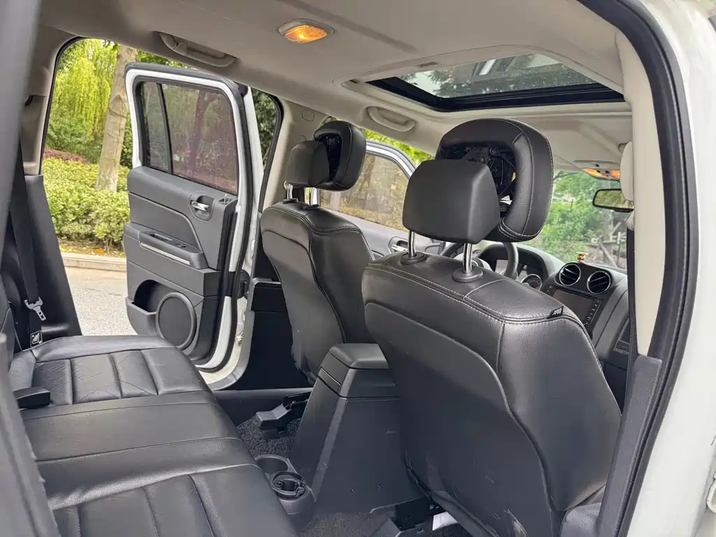Jeep Patriot 2014 — фото 9