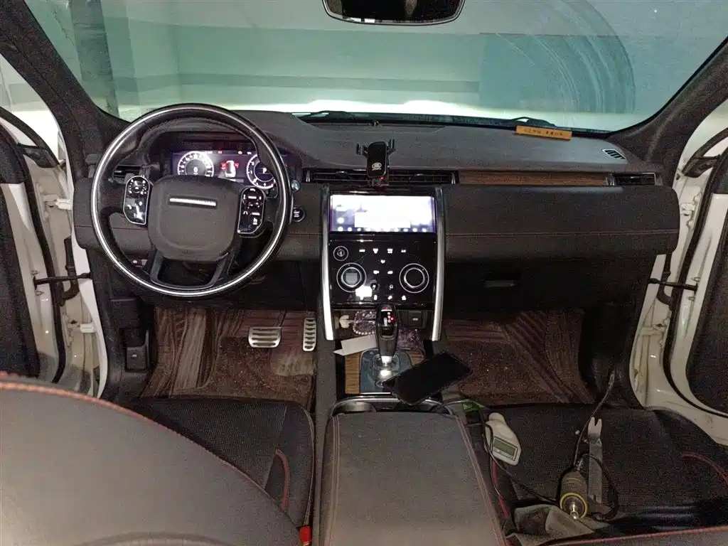 Land Rover Discovery Sport 2020 — фото 13
