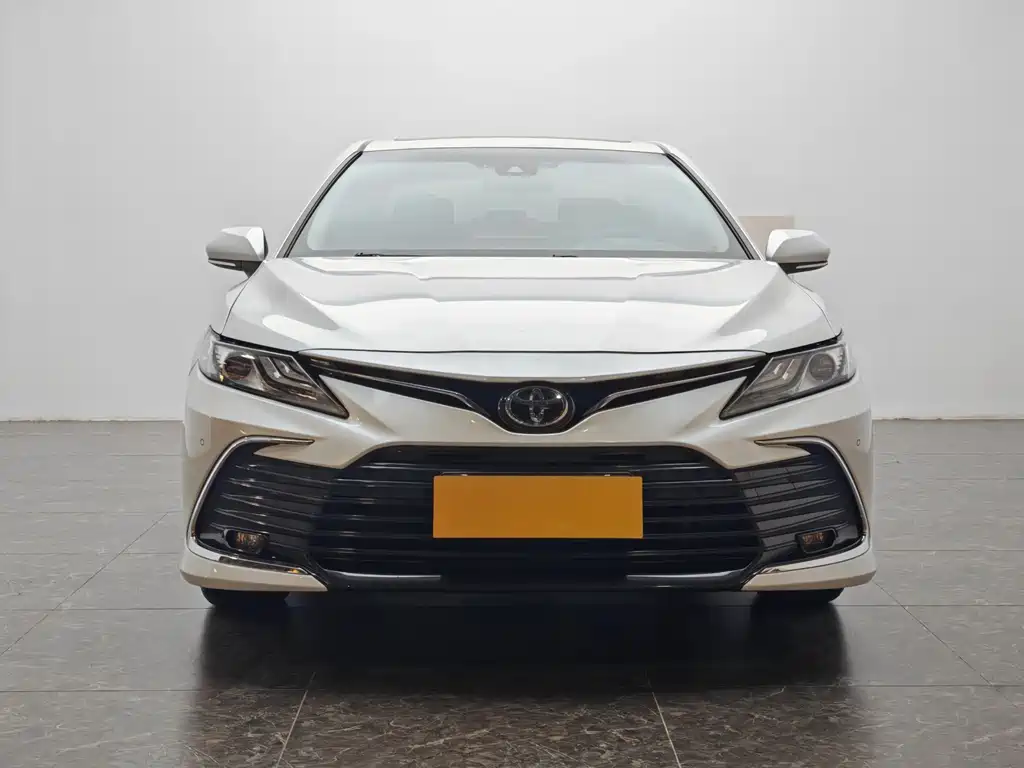Toyota Camry 2022 — фото 5