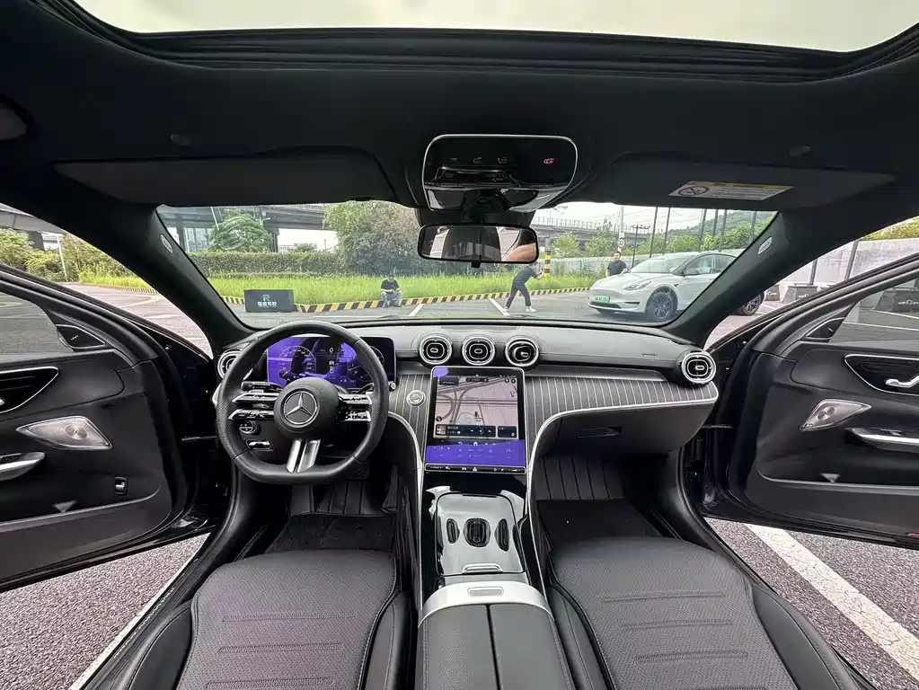 Mercedes-Benz C-Class 2023 — фото 6