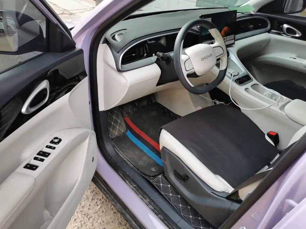 Geely Galaxy Starwish 2025 — фото 15
