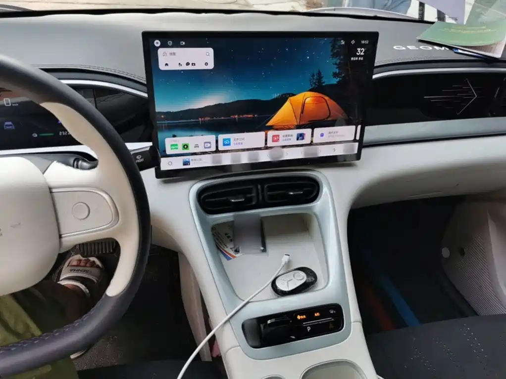 Geely Galaxy Starwish 2025 — фото 10