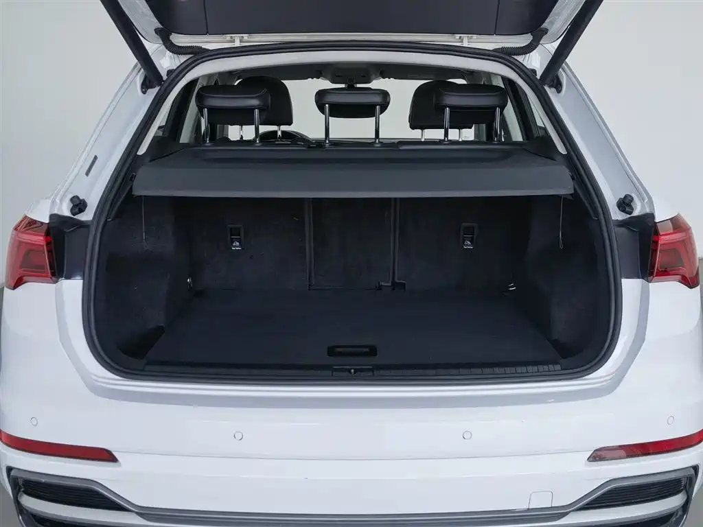 Audi Q3 2019 — фото 16