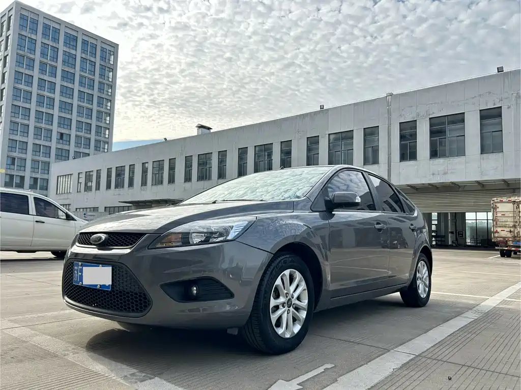 Ford Focus 2015 — фото 2